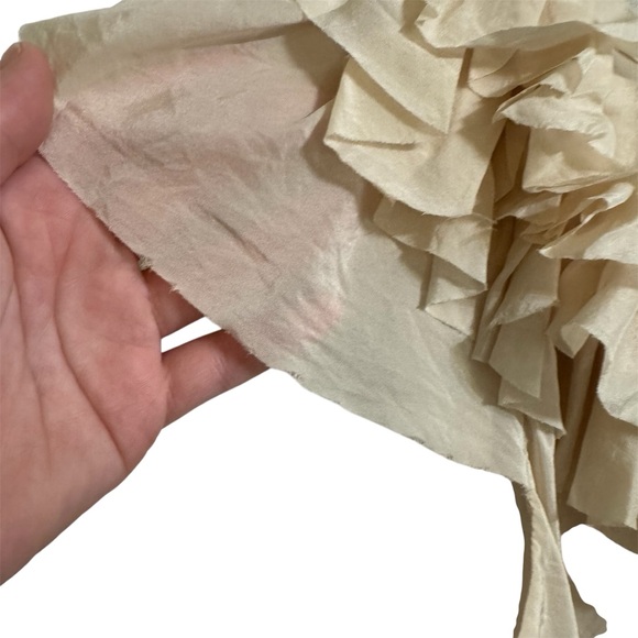 Nine West 100% Silk Ruffle Blouse PetiteSize 8 Cream Romantic Top - Picture 5 of 7